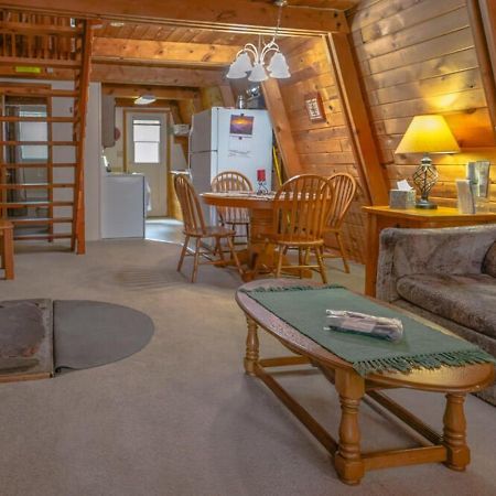 Rustic Cabin 2 - Two Bedroom Forest Lakes Estates Экстерьер фото